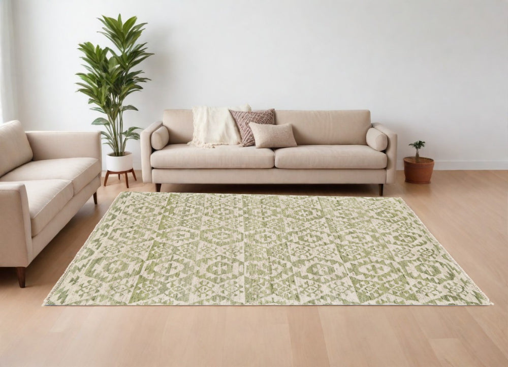 HomeRoots 6' Hand-Knotted Wool Southwestern Area Rug in Green and Ivory - Durable, Stylish, Family-Friendly Decor 8' X 10' 565699