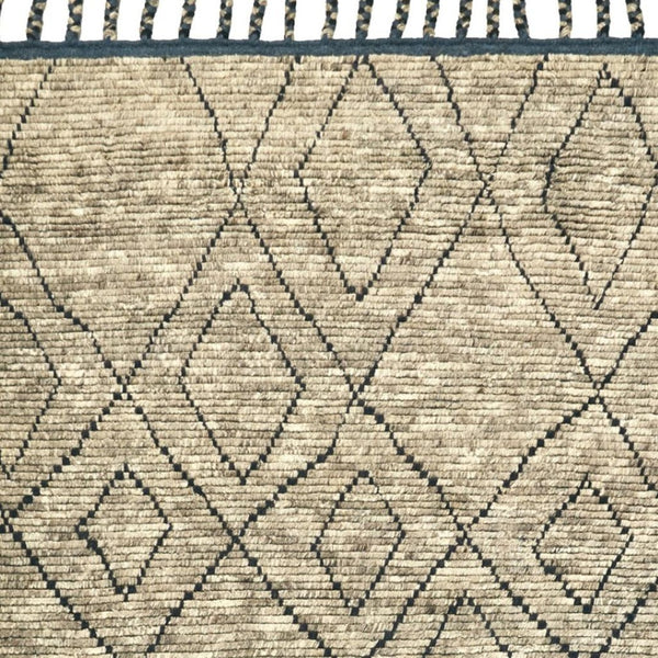 HomeRoots 4' Hand-Knotted Gray Wool Geometric Area Rug - Modern Style, Soft & Stain-Resistant for Family Homes 565764