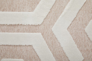 Homeroots 5' X 8' White And Pink Geometric Power Loom Area Rug Pink Viscose 565775