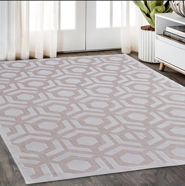 Homeroots 5' X 8' White And Pink Geometric Power Loom Area Rug Pink Viscose 565775