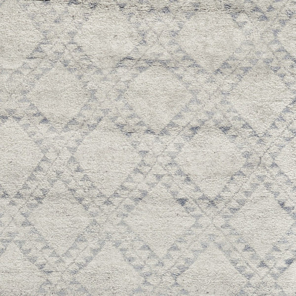 HomeRoots 6' Gray and Ivory Geometric Hand-Knotted Area Rug - Timeless Elegance for Modern and Classic Spaces 6' X 9' 565848