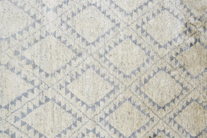 HomeRoots 6' Gray and Ivory Geometric Hand-Knotted Area Rug - Timeless Elegance for Modern and Classic Spaces 8' Runner 565850
