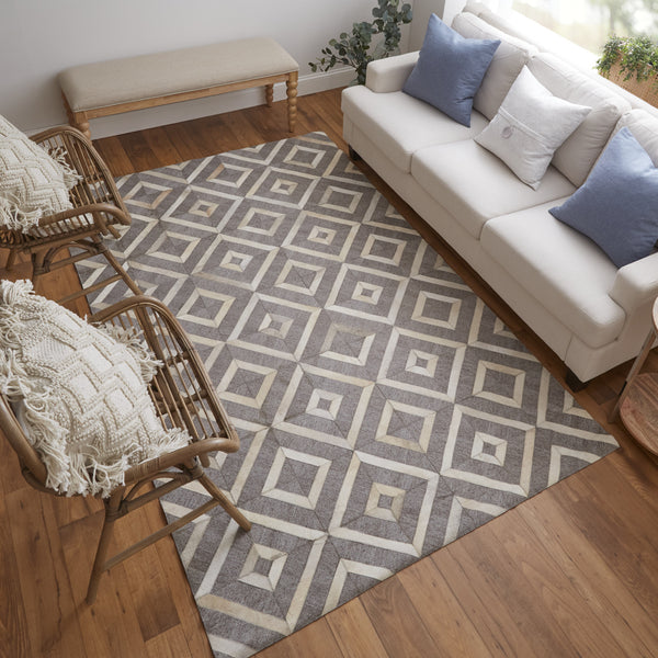 Homeroots 5' X 8' Tan And Ivory Geometric Hand Woven Area Rug Taupe Viscose 565877