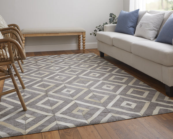Homeroots 5' X 8' Tan And Ivory Geometric Hand Woven Area Rug Taupe Viscose 565877