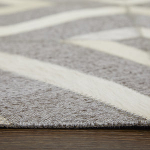 Homeroots 5' X 8' Tan And Ivory Geometric Hand Woven Area Rug Taupe Viscose 565877