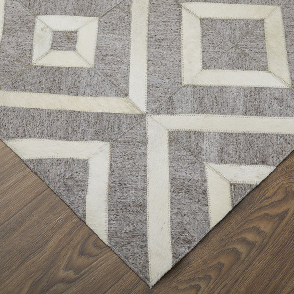 Homeroots 5' X 8' Tan And Ivory Geometric Hand Woven Area Rug Taupe Viscose 565877