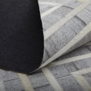 Homeroots 5' X 8' Gray And Ivory Geometric Hand Woven Area Rug Taupe Viscose 565878