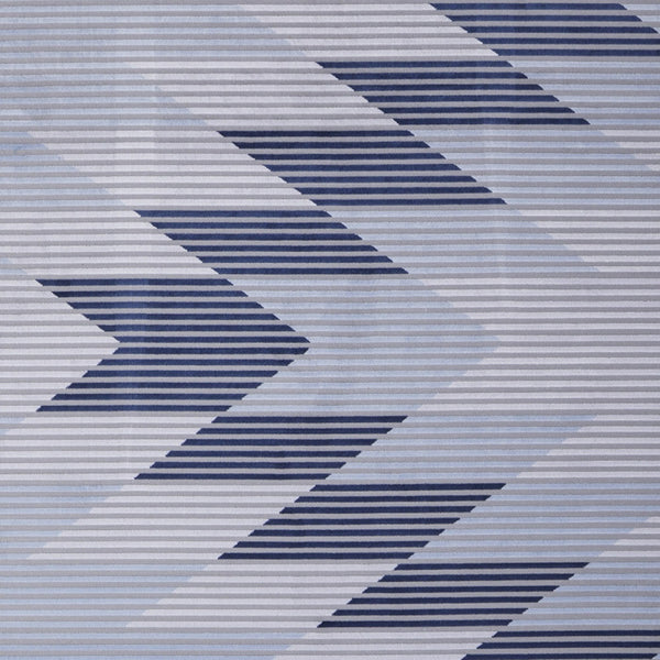 Homeroots 7' X 10' Blue White And Gray Geometric Power Loom Area Rug Blue Polypropylene 565931