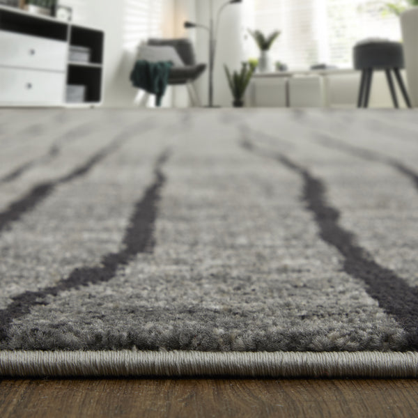 Homeroots 5' X 8' Gray And Black Abstract Power Loom Area Rug Gray Polypropylene 565960