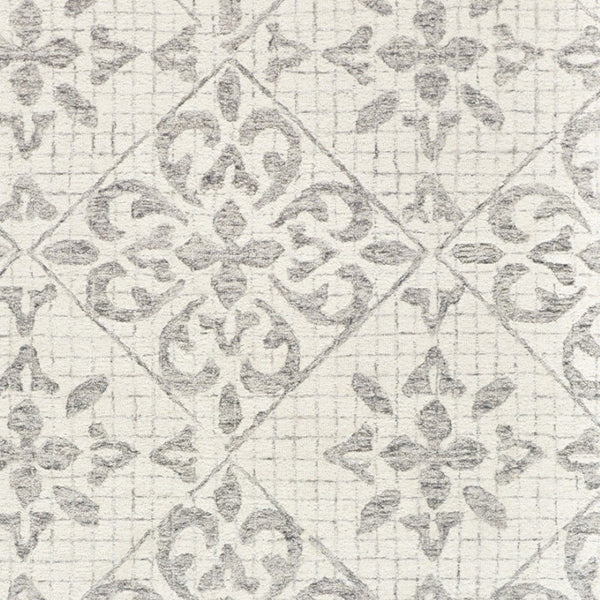 HomeRoots 5' Hand-Tufted Wool Area Rug with Floral Ivory and Gray Design for Timeless Elegance and Durability 8' X 10' 566118