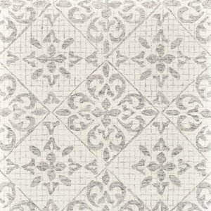 HomeRoots 5' Hand-Tufted Wool Area Rug with Floral Ivory and Gray Design for Timeless Elegance and Durability 8' X 10' 566118