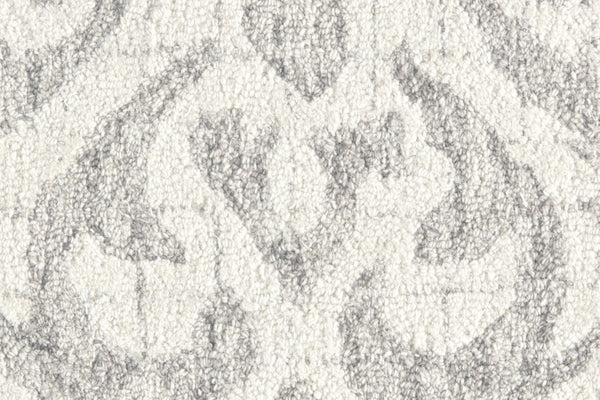 HomeRoots 5' Hand-Tufted Wool Area Rug with Floral Ivory and Gray Design for Timeless Elegance and Durability 8' X 10' 566118