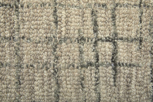 HomeRoots 5' Ivory and Gray Hand-Tufted Wool Area Rug - Distressed Design for Modern & Traditional Spaces 5' X 8' 566120