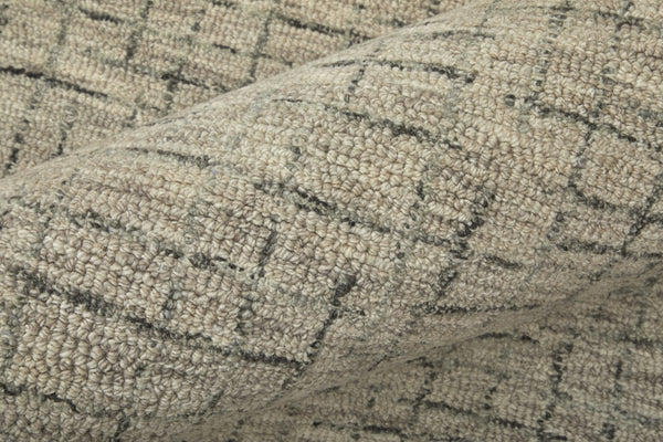 HomeRoots 5' Ivory and Gray Hand-Tufted Wool Area Rug - Distressed Design for Modern & Traditional Spaces 8' X 10' 566122