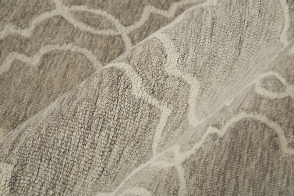 HomeRoots 10' Luxurious Ivory and Gray Wool Geometric Hand-Tufted Area Rug for Modern Living Spaces and Comfort 12' X 15' 566135