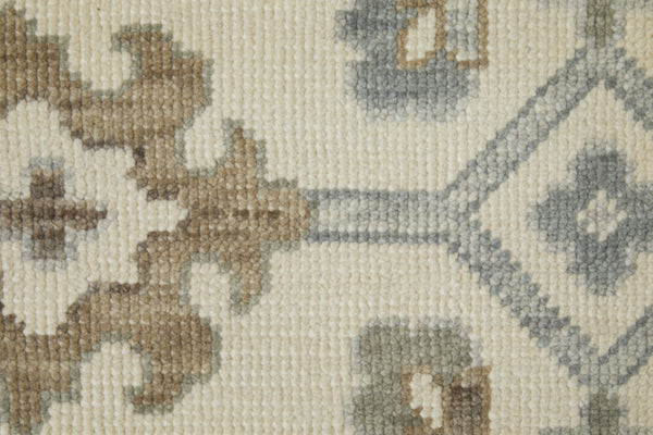 HomeRoots 4' Hand-Knotted Wool Area Rug with Floral Design and Tassel Fringe for Timeless Home Décor 4' X 6' 566286