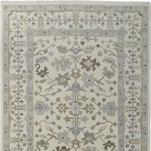 HomeRoots 4' Hand-Knotted Wool Area Rug with Floral Design and Tassel Fringe for Timeless Home Décor 4' X 6' 566286