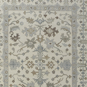 HomeRoots 4' Hand-Knotted Wool Area Rug with Floral Design and Tassel Fringe for Timeless Home Décor 8' X 10' 566288
