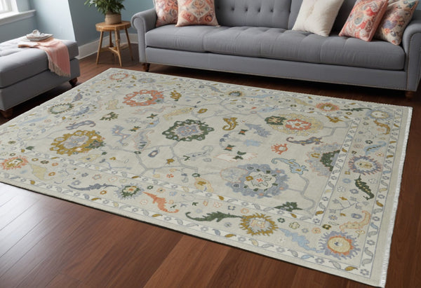 HomeRoots 4' Hand-Knotted Wool Area Rug with Floral Design in Gray, Ivory, and Gold - Cozy Elegance for Any Room 6' X 9' 566323