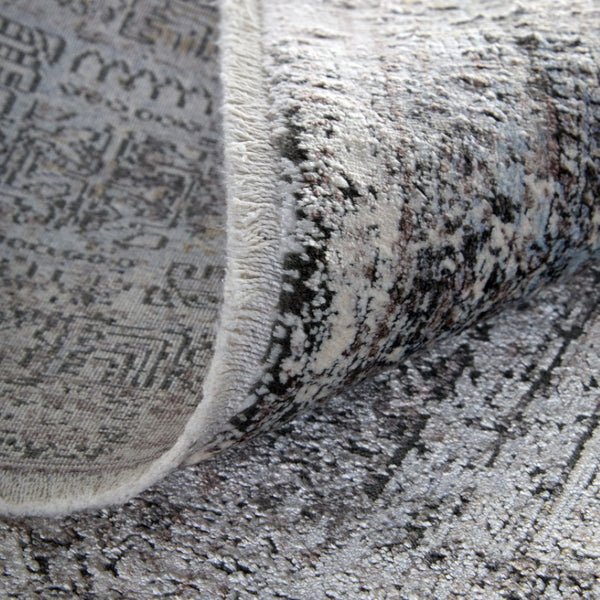 HomeRoots 4' Luxurious Gray and Silver Oriental Area Rug - Vintage Style, Durable Power Loom Construction 10' Runner 566365