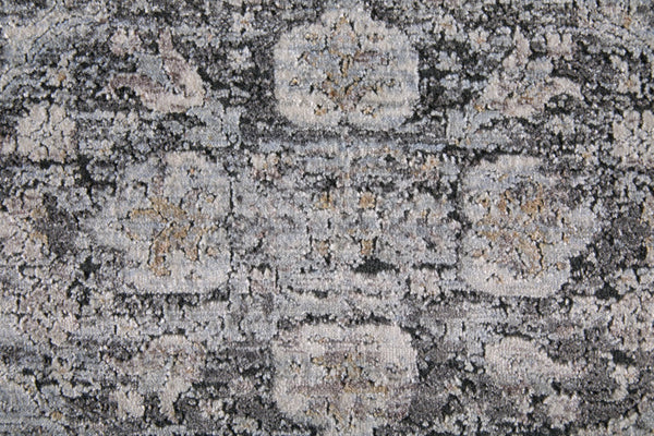 HomeRoots 4' Luxurious Gray and Silver Oriental Area Rug - Vintage Style, Durable Power Loom Construction 2' X 3' 566368