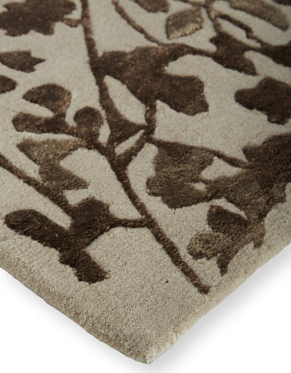 HomeRoots 5' Elegant Hand-Tufted Floral Area Rug in Soft Taupe and Rich Brown for Timeless Home Décor 5' X 8' 566379