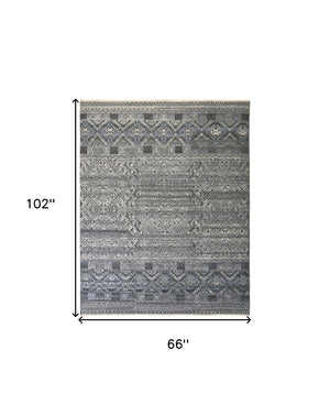 HomeRoots 6' Gray and Ivory Geometric Hand-Knotted Area Rug - Modern Style, Durable Wool Blend, Unique Design 6' X 9' 566384