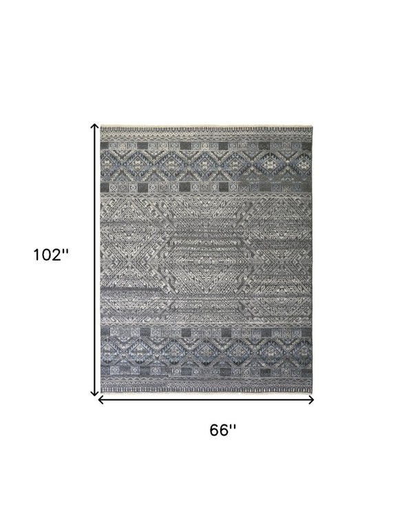HomeRoots 6' Gray and Ivory Geometric Hand-Knotted Area Rug - Modern Style, Durable Wool Blend, Unique Design 6' X 9' 566384