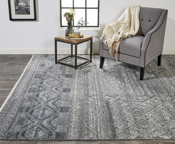 HomeRoots 6' Gray and Ivory Geometric Hand-Knotted Area Rug - Modern Style, Durable Wool Blend, Unique Design 6' X 9' 566384
