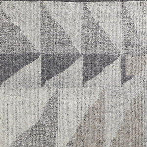 HomeRoots 4' Gray and Ivory Wool Geometric Area Rug - Handcrafted Comfort for Stylish, Family-Friendly Spaces 6' X 9' 566408
