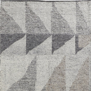 HomeRoots 4' Gray and Ivory Wool Geometric Area Rug - Handcrafted Comfort for Stylish, Family-Friendly Spaces 8' X 10' 566409