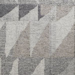 HomeRoots 4' Gray and Ivory Wool Geometric Area Rug - Handcrafted Comfort for Stylish, Family-Friendly Spaces 9' X 13' 566411