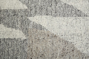 HomeRoots 4' Gray and Ivory Wool Geometric Area Rug - Handcrafted Comfort for Stylish, Family-Friendly Spaces 2' X 3' 566413