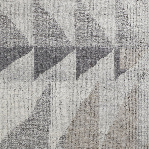 HomeRoots 4' Gray and Ivory Wool Geometric Area Rug - Handcrafted Comfort for Stylish, Family-Friendly Spaces 2' X 3' 566413