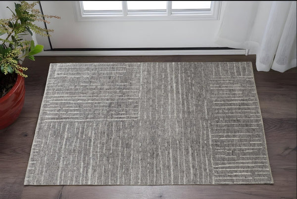 HomeRoots 4' Hand-Knotted Gray and Ivory Wool Area Rug – Timeless Checkered Design for Modern and Traditional Homes 2' X 3' 566420
