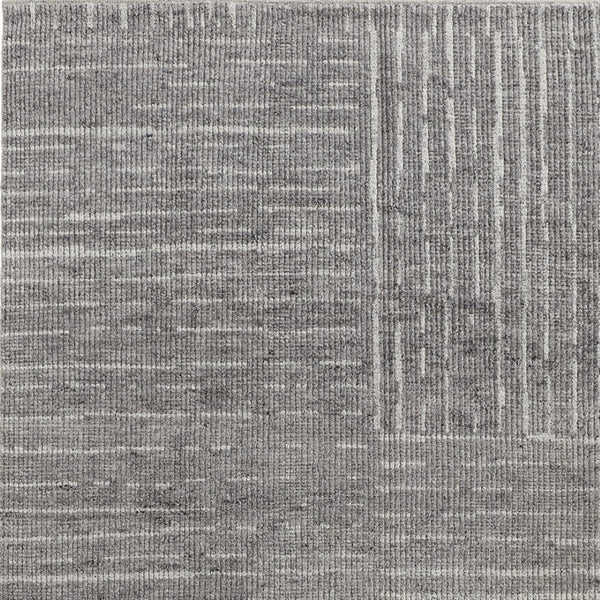 HomeRoots 4' Hand-Knotted Gray and Ivory Wool Area Rug – Timeless Checkered Design for Modern and Traditional Homes 2' X 3' 566420