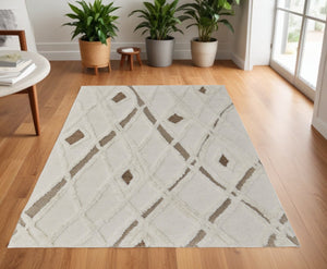 HomeRoots 4' Wool Geometric Area Rug in Ivory, Taupe & Brown - Hand-Tufted, Soft, Durable, Stylish Design 4' X 6' 566449