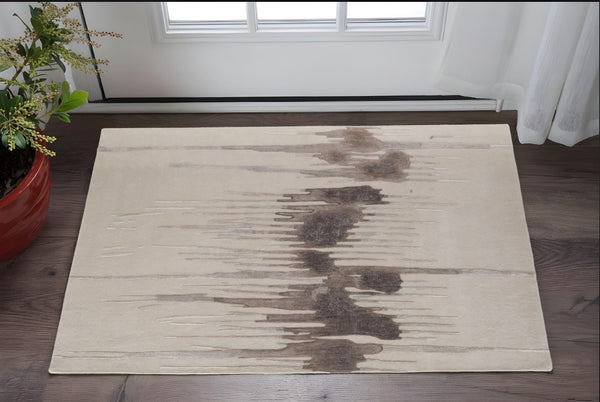 HomeRoots 4' Modern Abstract Hand-Tufted Area Rug in Gray, Ivory, and Blue - Calming Elegance for Any Room 2' X 3' 566469