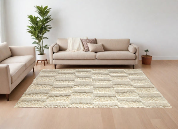 HomeRoots 4' Hand-Woven Ivory Wool Geometric Area Rug – Timeless Texture for Stylish Home Décor & Comfort 6' X 9' 566539