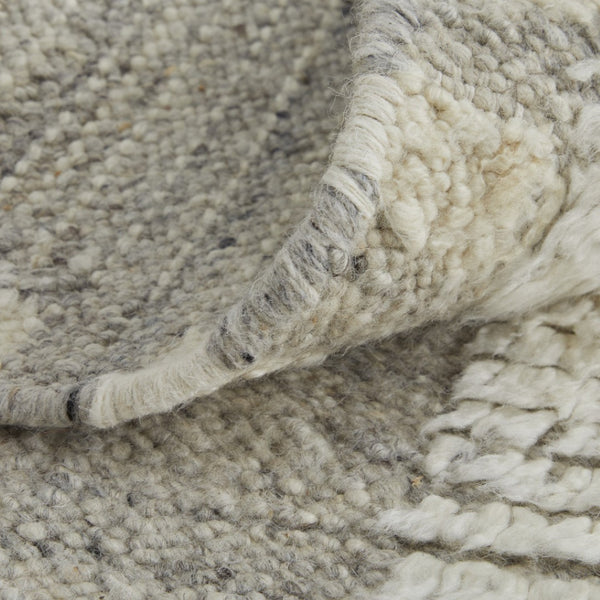 HomeRoots 4' Gray and Ivory Hand-Woven Wool Geometric Area Rug - Durable, Modern Style for Any Room Decor 8' X 10' 566555