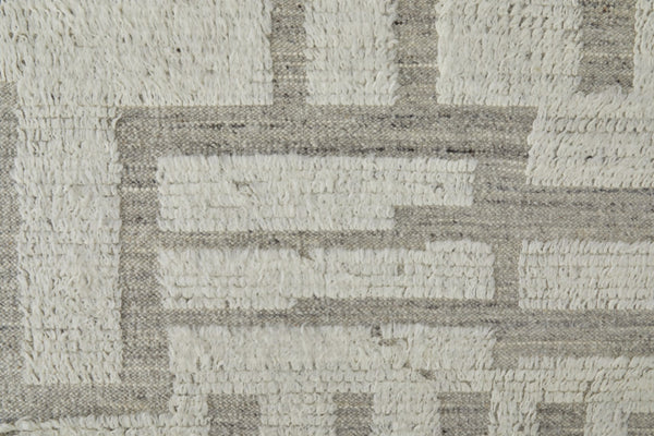 HomeRoots 4' Gray and Ivory Hand-Woven Wool Geometric Area Rug - Durable, Modern Style for Any Room Decor 8' X 12' 566556