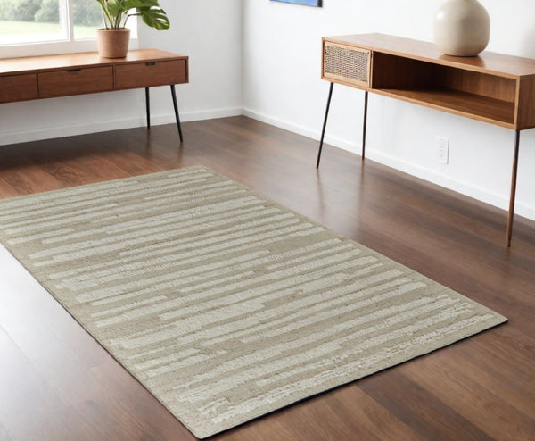 HomeRoots 4' Hand-Woven Wool Area Rug in White and Tan Stripes - Soft, Durable, and Easy-Care for Any Room 4' X 6' 566561