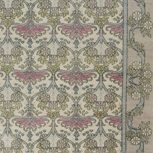 HomeRoots 4' Luxurious Hand-Knotted Wool Area Rug with Floral Design in Soft Ivory, Gray, and Pink Tones 8' X 12' 566631