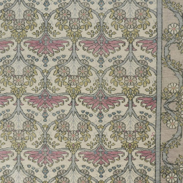 HomeRoots 4' Luxurious Hand-Knotted Wool Area Rug with Floral Design in Soft Ivory, Gray, and Pink Tones 9' X 13' 566632