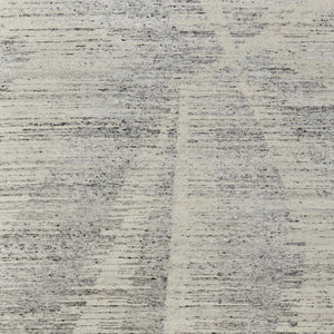 HomeRoots 3' Hand-Knotted Distressed Area Rug in Ivory, Blue & Silver - Modern Abstract Design for Your Home 4' X 6' 566652