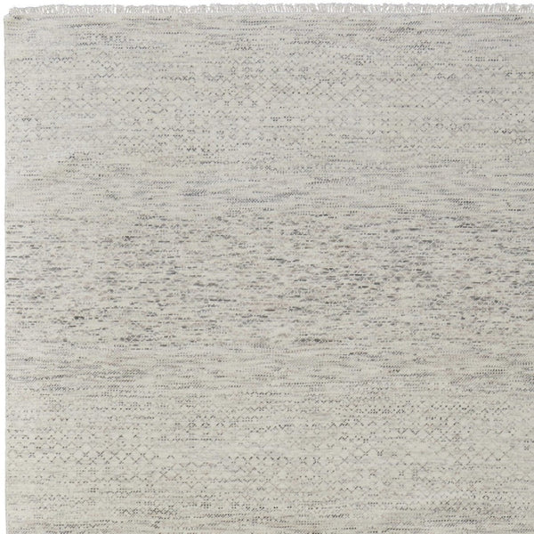 HomeRoots 8' Ivory and Gray Wool Hand-Knotted Area Rug with Fringe - Timeless Style for Any Space 9' X 13' 566675