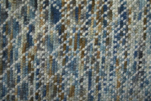 HomeRoots 8' Ivory and Gray Wool Hand-Knotted Area Rug with Fringe - Timeless Style for Any Space 6' X 9' 566679