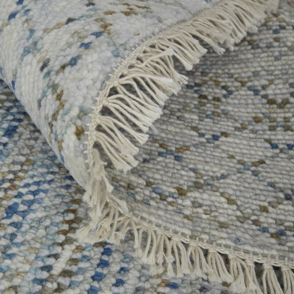 HomeRoots 8' Ivory and Gray Wool Hand-Knotted Area Rug with Fringe - Timeless Style for Any Space 6' X 9' 566679