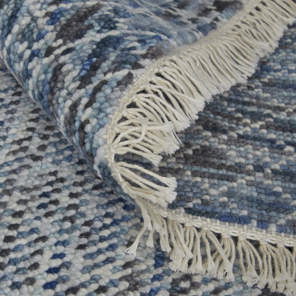 HomeRoots 8' Ivory and Gray Wool Hand-Knotted Area Rug with Fringe - Timeless Style for Any Space 8' X 10' 566687