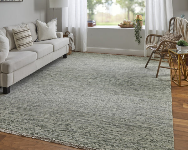 HomeRoots 8' Ivory and Gray Wool Hand-Knotted Area Rug with Fringe - Timeless Style for Any Space 6' X 9' 566693